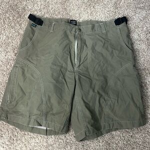 Men’s KUahL brown short size extra large